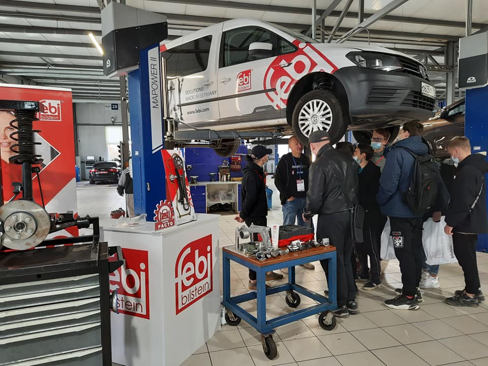 Денис Майданов посетил «Праздник рабочих профессий автомобильного транспорта»