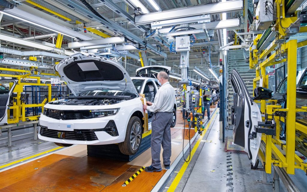 На заводе в Рюссельсхайме стартовало серийное производство Opel Astra New