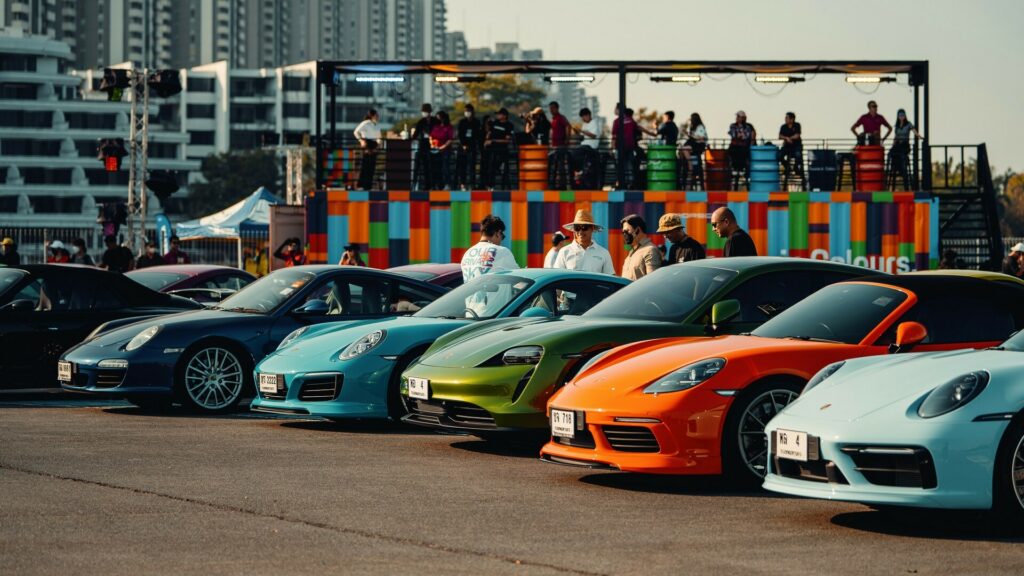 Porsche красочно отпраздновал 30-летие в Таиланде
